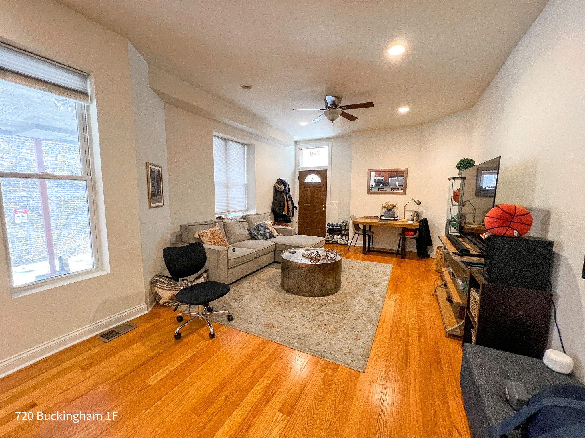 718-20 W Buckingham Pl 718-20 W Buckingham Pl., Chicago, IL 60657 - Leasing by Cross Street